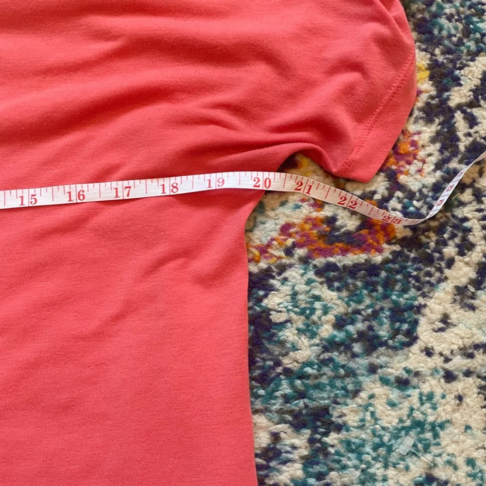 The North Face basic hiking t-shirt in peachy-pink. Size M. - Picture 4 of 5